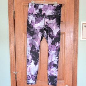 GAIAM Leggings in Purple and Black Pattern